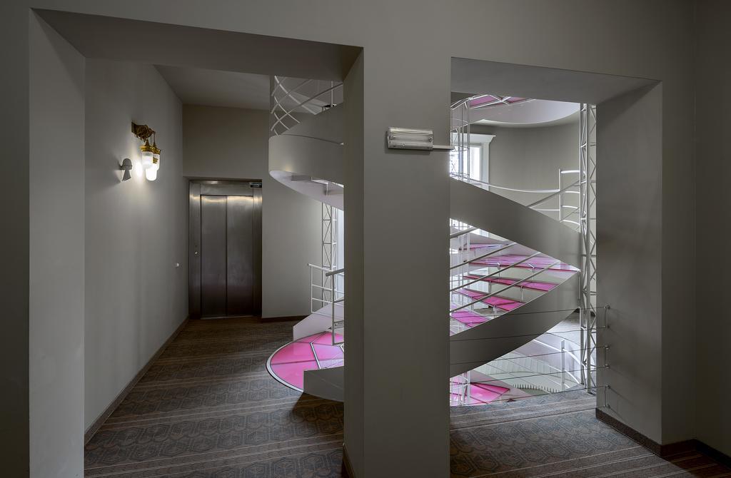 Hradec Králové Hotel Okresni Dum מראה חיצוני תמונה