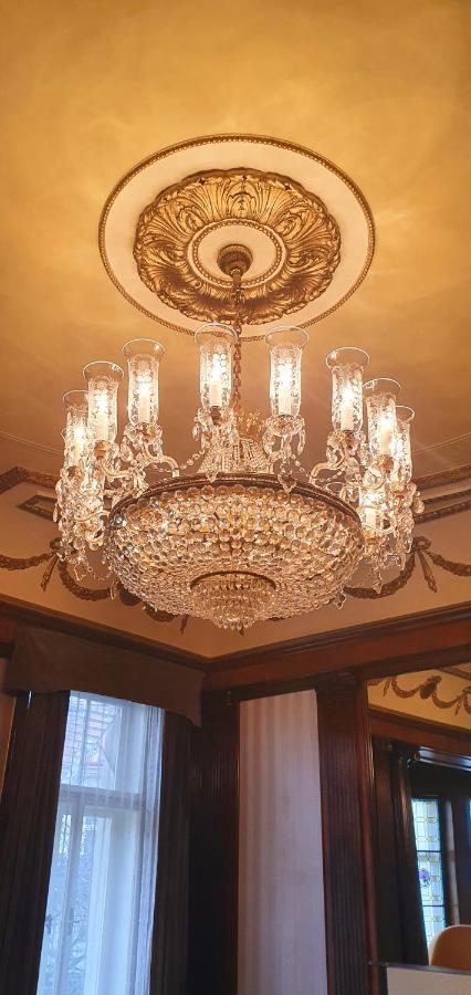 Hradec Králové Hotel Okresni Dum מראה חיצוני תמונה