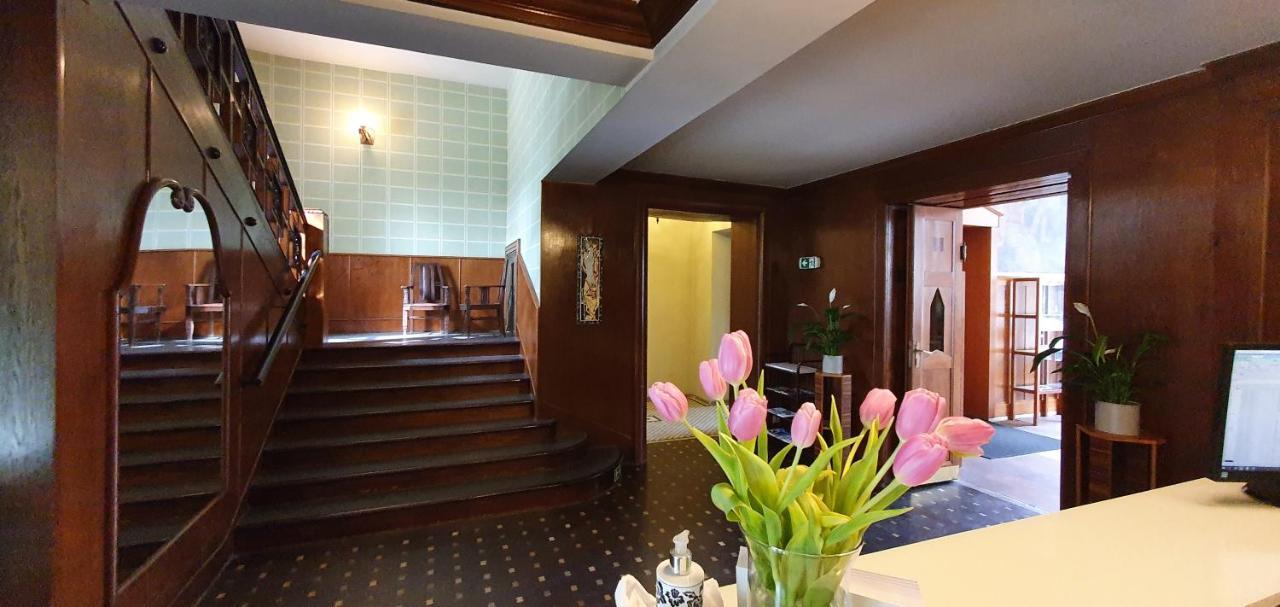 Hradec Králové Hotel Okresni Dum מראה חיצוני תמונה