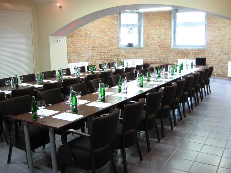 Hradec Králové Hotel Okresni Dum מראה חיצוני תמונה